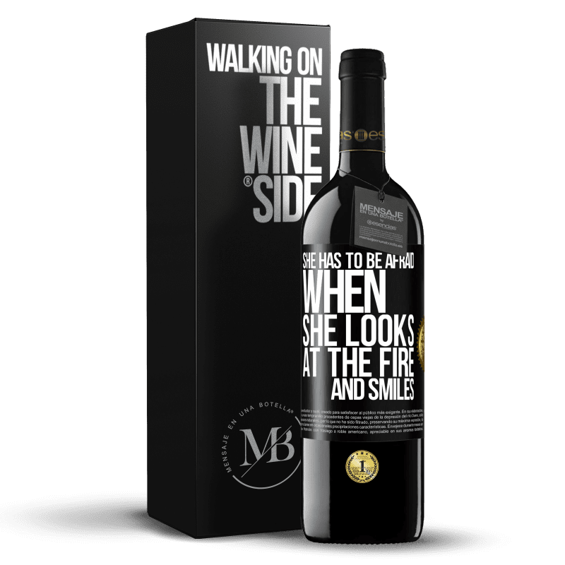 39,95 € Free Shipping | Red Wine RED Edition MBE Reserve She has to be afraid when she looks at the fire and smiles Black Label. Customizable label Reserve 12 Months Harvest 2014 Tempranillo
