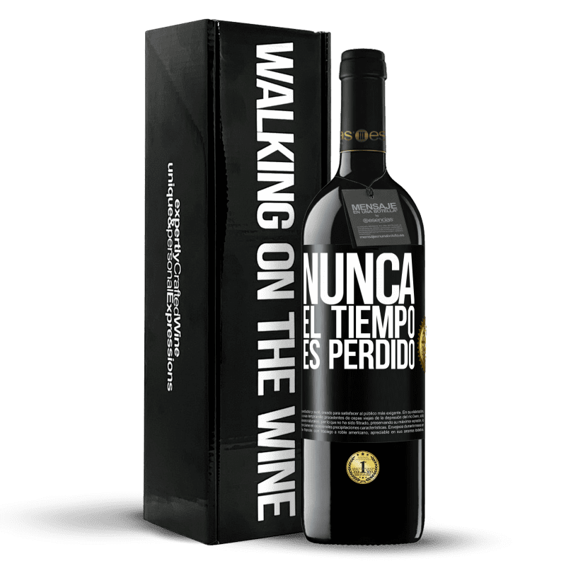 39,95 € Envío gratis | Vino Tinto Edición RED MBE Reserva Nunca el tiempo es perdido Etiqueta Negra. Etiqueta personalizable Reserva 12 Meses Cosecha 2015 Tempranillo