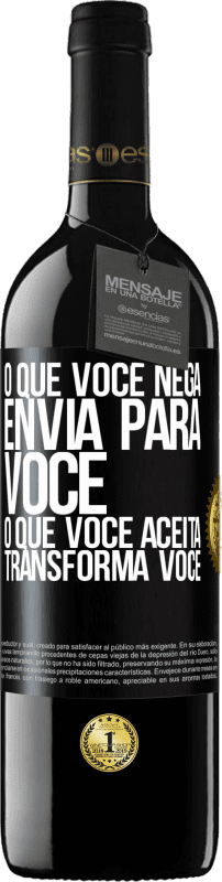 39,95 € | Vinho tinto Edição RED MBE Reserva O que você nega envia para você. O que você aceita transforma você Etiqueta Preta. Etiqueta personalizável Reserva 12 Meses Colheita 2015 Tempranillo