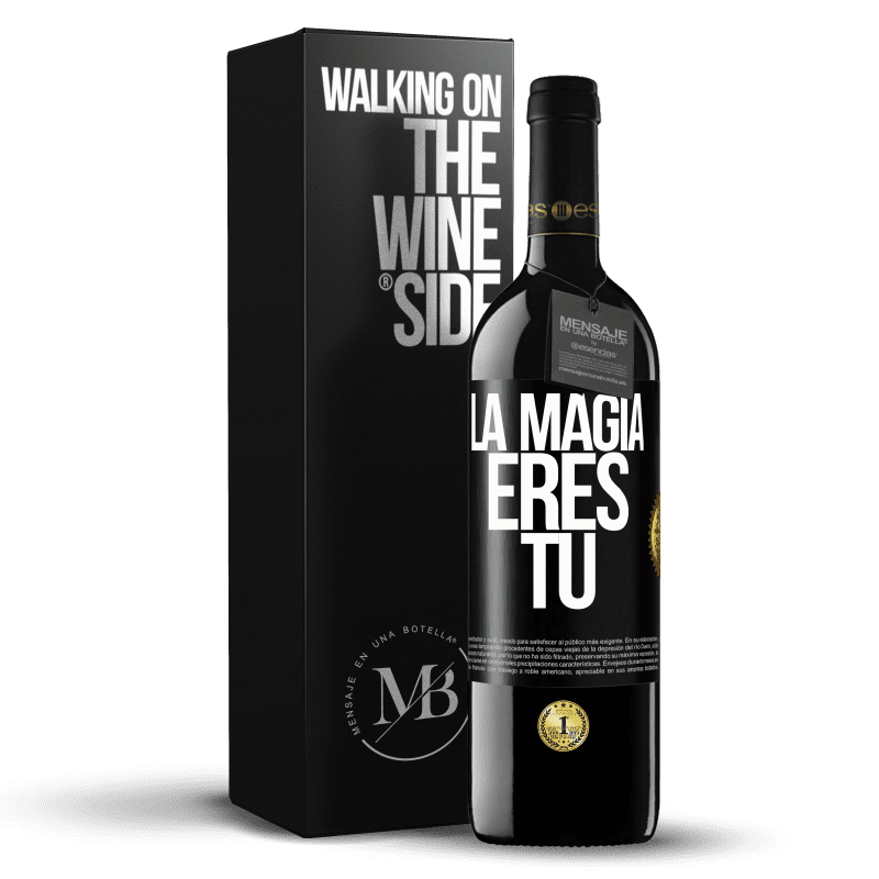 39,95 € Envío gratis | Vino Tinto Edición RED MBE Reserva La magia eres tú Etiqueta Negra. Etiqueta personalizable Reserva 12 Meses Cosecha 2015 Tempranillo