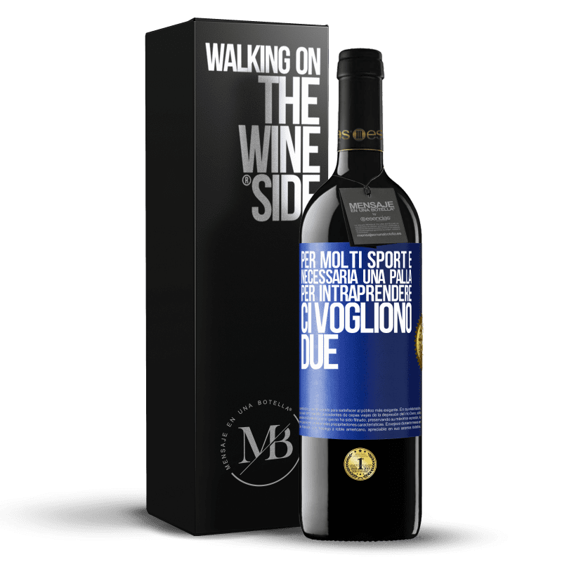 39,95 € Spedizione Gratuita | Vino rosso Edizione RED MBE Riserva Per molti sport è necessaria una palla. Per intraprendere, ci vogliono due Etichetta Blu. Etichetta personalizzabile Riserva 12 Mesi Raccogliere 2016 Tempranillo