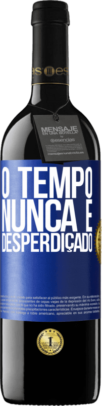 39,95 € | Vinho tinto Edição RED MBE Reserva O tempo nunca é desperdiçado Etiqueta Azul. Etiqueta personalizável Reserva 12 Meses Colheita 2014 Tempranillo