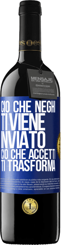 39,95 € Spedizione Gratuita | Vino rosso Edizione RED MBE Riserva Ciò che neghi ti viene inviato. Ciò che accetti ti trasforma Etichetta Blu. Etichetta personalizzabile Riserva 12 Mesi Raccogliere 2016 Tempranillo