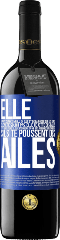 39,95 € | Vin rouge Édition RED MBE Réserve Elle apporte du Rock & Roll en elle et de la poésie sur les lèvres. Elle ne te sourit pas, elle te jette des balles et tu meurs Étiquette Bleue. Étiquette personnalisable Réserve 12 Mois Récolte 2016 Tempranillo