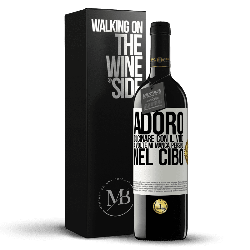 39,95 € Spedizione Gratuita | Vino rosso Edizione RED MBE Riserva Adoro cucinare con il vino. A volte mi manca persino nel cibo Etichetta Bianca. Etichetta personalizzabile Riserva 12 Mesi Raccogliere 2015 Tempranillo