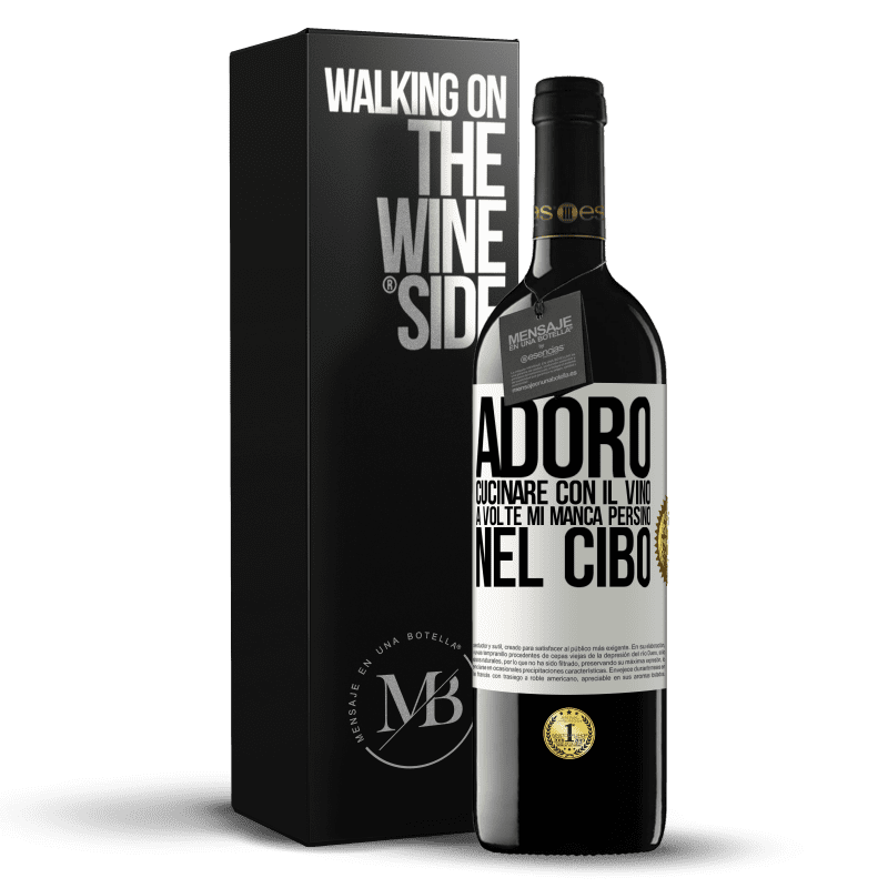 39,95 € Spedizione Gratuita | Vino rosso Edizione RED MBE Riserva Adoro cucinare con il vino. A volte mi manca persino nel cibo Etichetta Bianca. Etichetta personalizzabile Riserva 12 Mesi Raccogliere 2016 Tempranillo