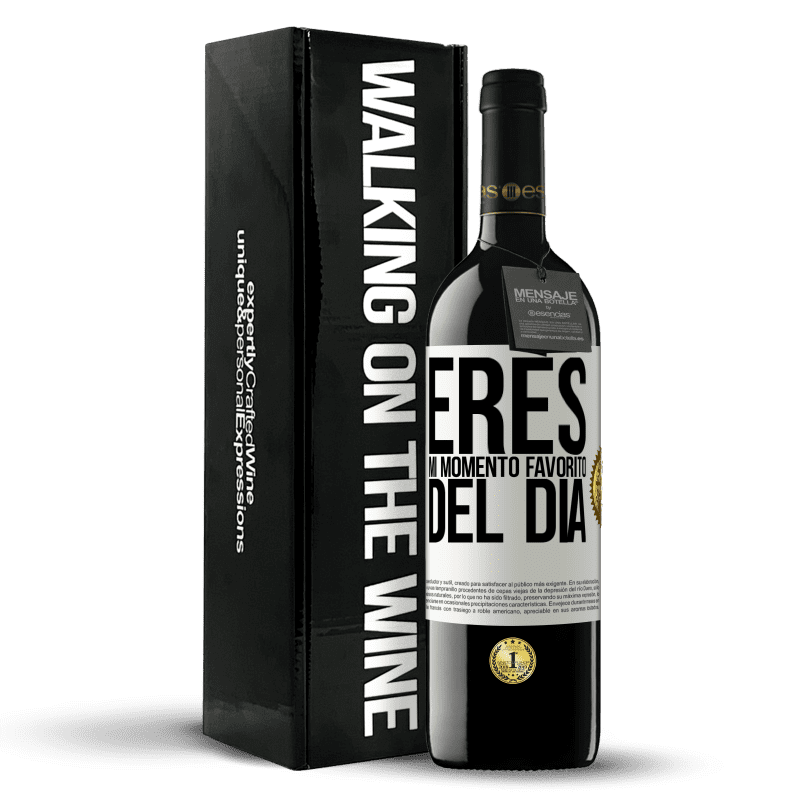 39,95 € Envío gratis | Vino Tinto Edición RED MBE Reserva Eres mi momento favorito del día Etiqueta Blanca. Etiqueta personalizable Reserva 12 Meses Cosecha 2015 Tempranillo