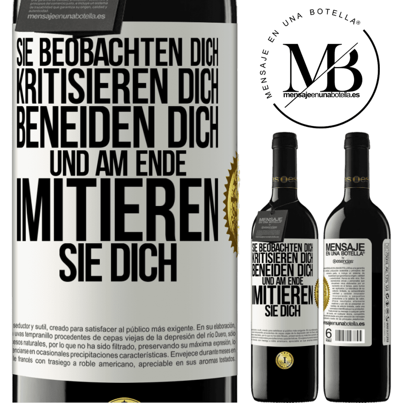 39,95 € Kostenloser Versand | Rotwein RED Ausgabe MBE Reserve Sie beobachten dich, kritisieren dich, beneiden dich... und am Ende imitieren sie dich Weißes Etikett. Anpassbares Etikett Reserve 12 Monate Ernte 2016 Tempranillo