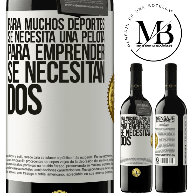 39,95 € Envío gratis | Vino Tinto Edición RED MBE Reserva Para muchos deportes se necesita una pelota. Para emprender, se necesitan dos Etiqueta Blanca. Etiqueta personalizable Reserva 12 Meses Cosecha 2015 Tempranillo