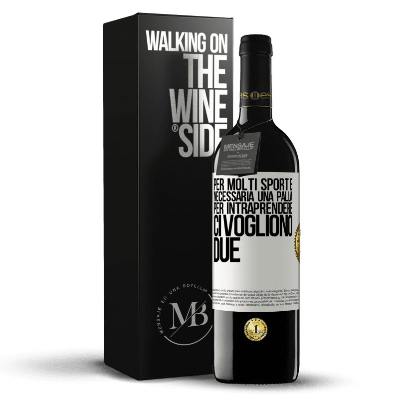39,95 € Spedizione Gratuita | Vino rosso Edizione RED MBE Riserva Per molti sport è necessaria una palla. Per intraprendere, ci vogliono due Etichetta Bianca. Etichetta personalizzabile Riserva 12 Mesi Raccogliere 2016 Tempranillo