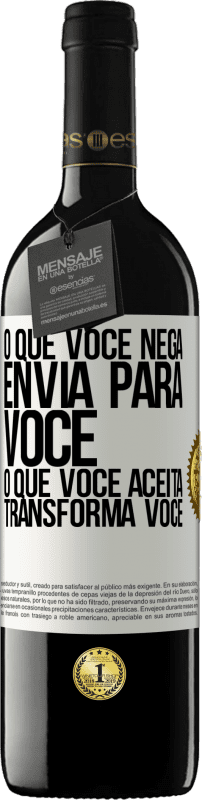 39,95 € | Vinho tinto Edição RED MBE Reserva O que você nega envia para você. O que você aceita transforma você Etiqueta Branca. Etiqueta personalizável Reserva 12 Meses Colheita 2015 Tempranillo