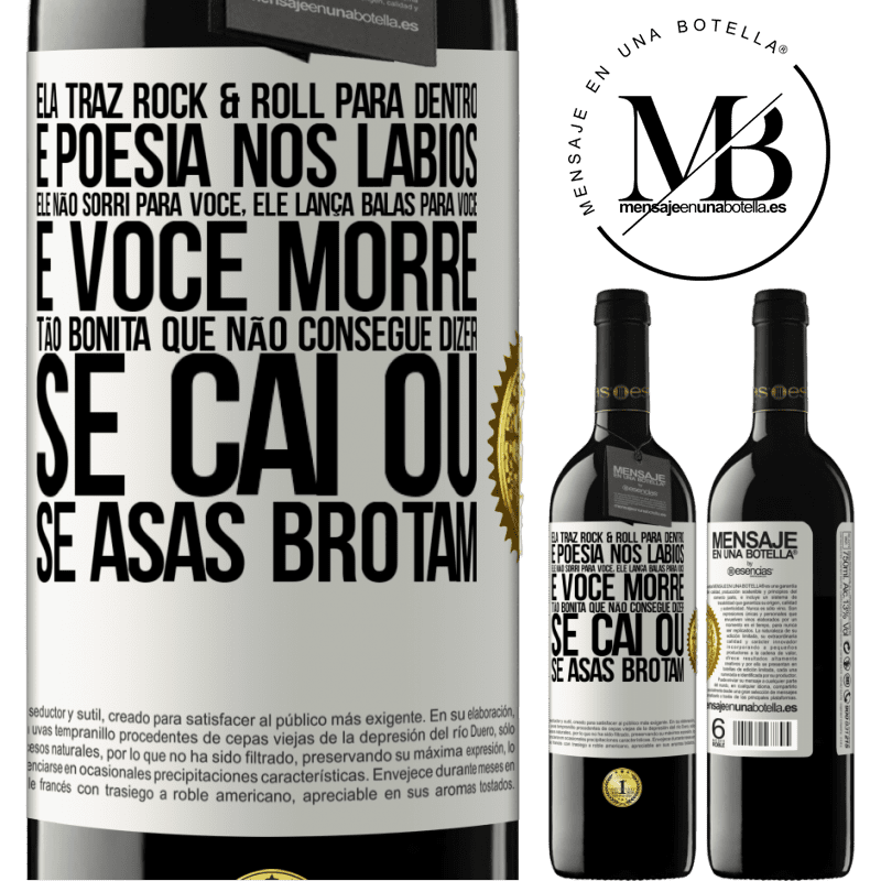 39,95 € Envio grátis | Vinho tinto Edição RED MBE Reserva Ela traz Rock & Roll para dentro e poesia nos lábios. Ele não sorri para você, ele lança balas para você e você morre tão Etiqueta Branca. Etiqueta personalizável Reserva 12 Meses Colheita 2014 Tempranillo