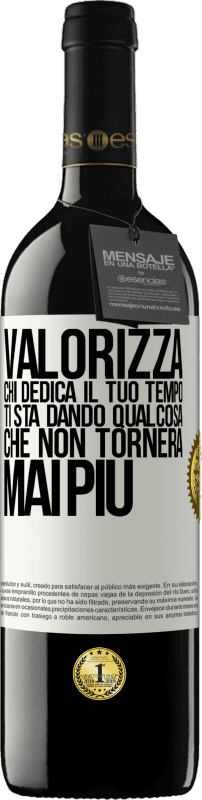 Spedizione Gratuita | Vino rosso Edizione RED MBE Riserva Valorizza chi dedica il tuo tempo. Ti sta dando qualcosa che non tornerà mai più Etichetta Bianca. Etichetta personalizzabile Riserva 12 Mesi Raccogliere 2014 Tempranillo