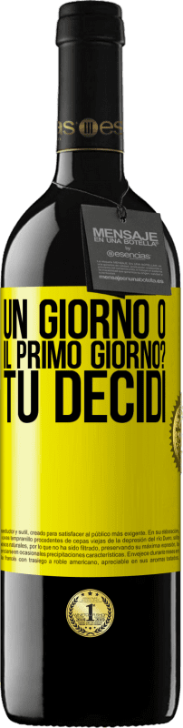 Spedizione Gratuita | Vino rosso Edizione RED MBE Riserva un giorno o il primo giorno? Tu decidi Etichetta Gialla. Etichetta personalizzabile Riserva 12 Mesi Raccogliere 2014 Tempranillo