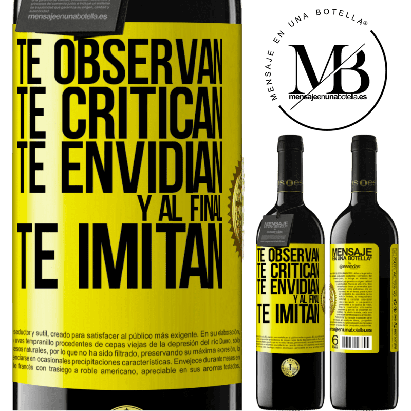 39,95 € Envío gratis | Vino Tinto Edición RED MBE Reserva Te observan, te critican, te envidian… y al final, te imitan Etiqueta Amarilla. Etiqueta personalizable Reserva 12 Meses Cosecha 2015 Tempranillo