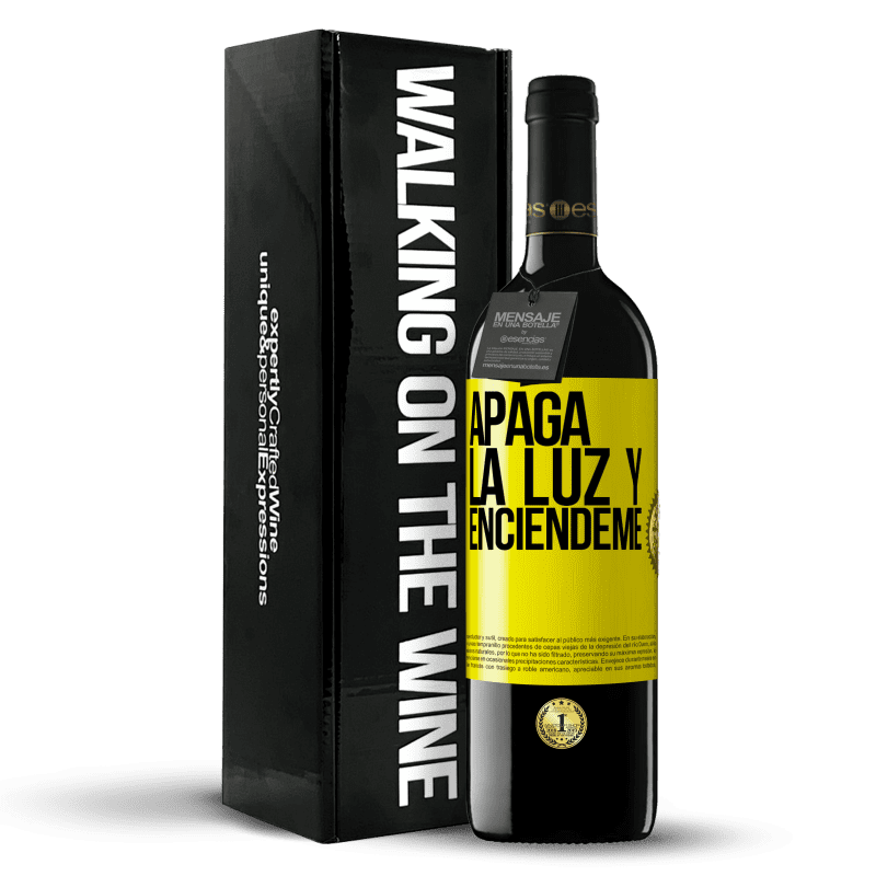 39,95 € Envío gratis | Vino Tinto Edición RED MBE Reserva Apaga la luz y enciéndeme Etiqueta Amarilla. Etiqueta personalizable Reserva 12 Meses Cosecha 2015 Tempranillo