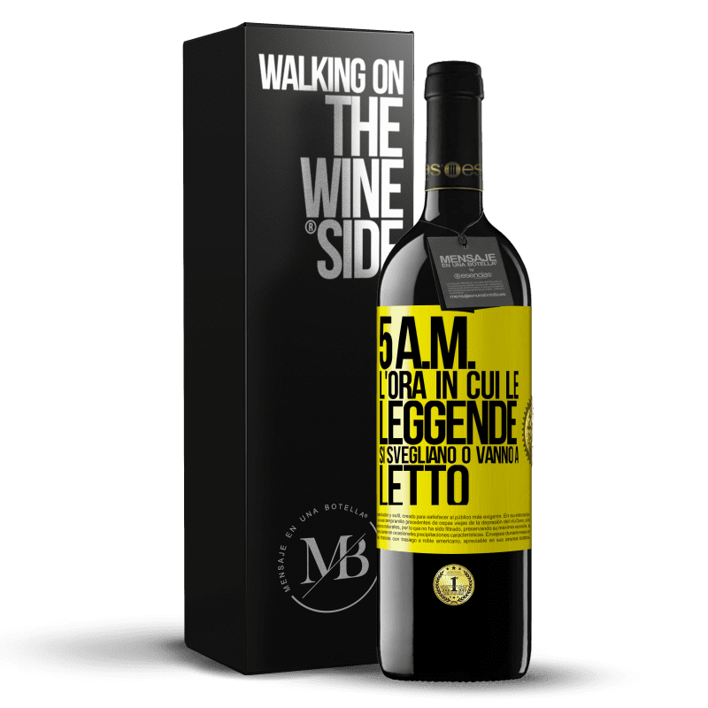 39,95 € Spedizione Gratuita | Vino rosso Edizione RED MBE Riserva 5 A.M. L'ora in cui le leggende si svegliano o vanno a letto Etichetta Gialla. Etichetta personalizzabile Riserva 12 Mesi Raccogliere 2015 Tempranillo