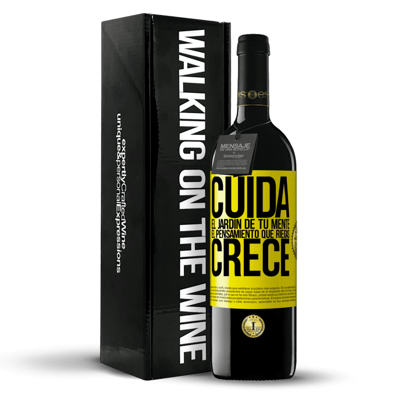 39,95 € Envío gratis | Vino Tinto Edición RED MBE Reserva Cuida el jardín de tu mente. El pensamiento que riegas, crece Etiqueta Amarilla. Etiqueta personalizable Reserva 12 Meses Cosecha 2016 Tempranillo