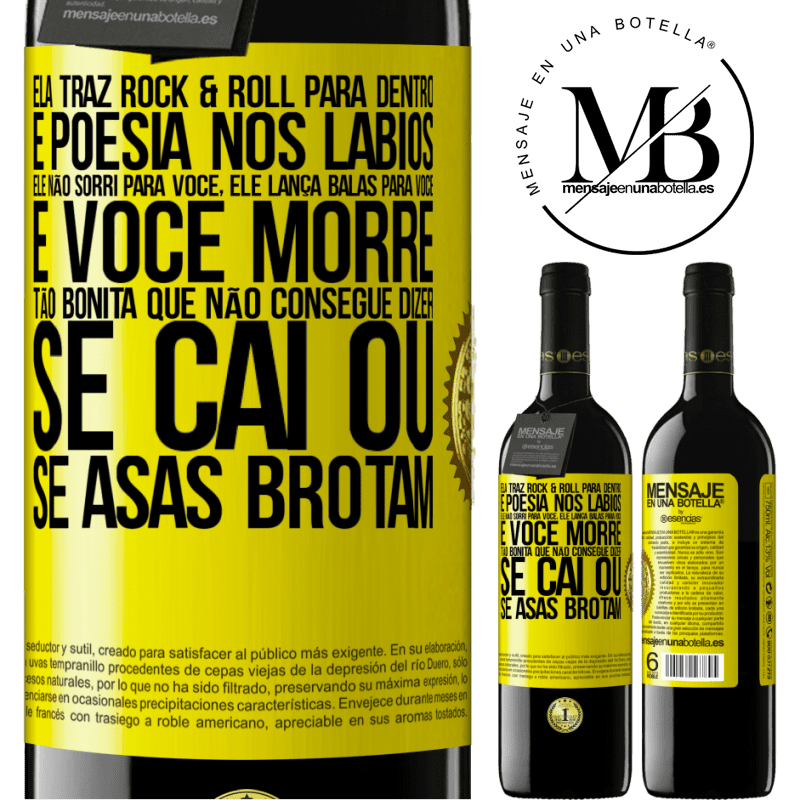 39,95 € Envio grátis | Vinho tinto Edição RED MBE Reserva Ela traz Rock & Roll para dentro e poesia nos lábios. Ele não sorri para você, ele lança balas para você e você morre tão Etiqueta Amarela. Etiqueta personalizável Reserva 12 Meses Colheita 2016 Tempranillo