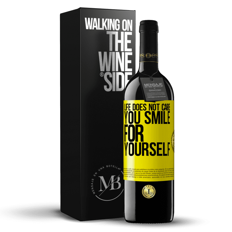 39,95 € Free Shipping | Red Wine RED Edition MBE Reserve Life does not care, you smile for yourself Yellow Label. Customizable label Reserve 12 Months Harvest 2014 Tempranillo