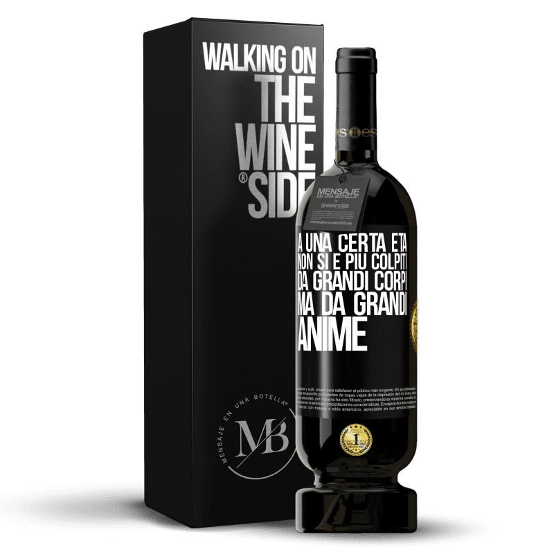 49,95 € Spedizione Gratuita | Vino rosso Edizione Premium MBS® Riserva A una certa età non si è più colpiti da grandi corpi, ma da grandi anime Etichetta Nera. Etichetta personalizzabile Riserva 12 Mesi Raccogliere 2015 Tempranillo