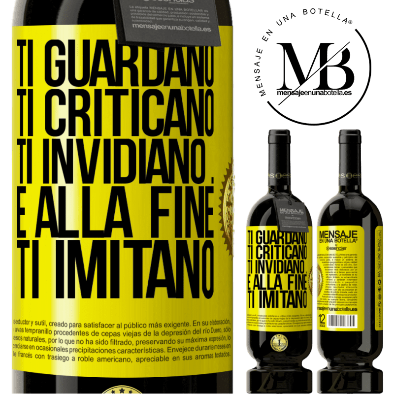 49,95 € Spedizione Gratuita | Vino rosso Edizione Premium MBS® Riserva Ti guardano, ti criticano, ti invidiano ... e alla fine ti imitano Etichetta Gialla. Etichetta personalizzabile Riserva 12 Mesi Raccogliere 2016 Tempranillo