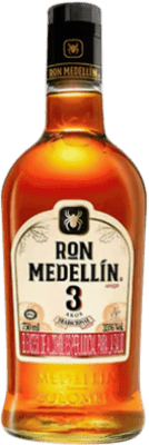 ラム Aguardiente Antioqueño Medellín 3 年 70 cl