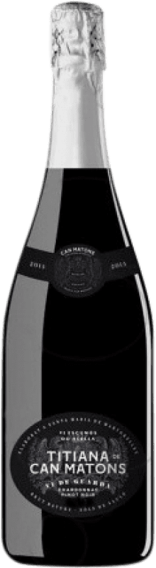 Envio grátis | Vinho branco Can Matons Titiana Brut Nature Reserva D.O. Alella Catalunha Espanha Chardonnay 75 cl