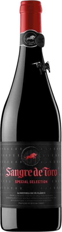 Envío gratis | Vino Tinto Miguel Torres Sangre de Toro Selección, Special — Especial D.O. Catalunya Cataluña España Garnacha, Cariñena 75 cl