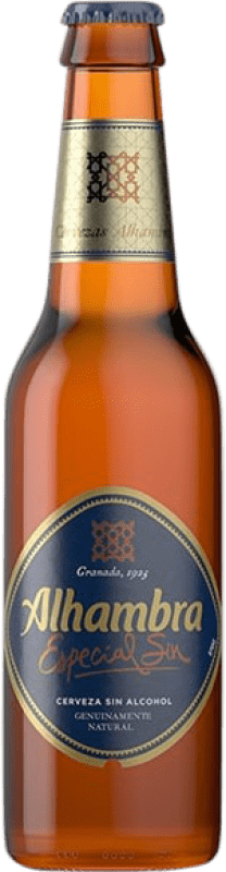 Envio grátis | Caixa de 24 unidades Cerveja Alhambra Andaluzia Espanha Garrafa Terço 33 cl Sem Álcool