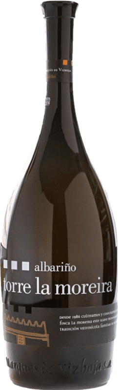34,95 € | 白酒 Marqués de Vizhoja Torre la Moreira 年轻的 D.O. Rías Baixas 加利西亚 西班牙 Albariño, Sauvignon White 瓶子 Jéroboam-双Magnum 3 L