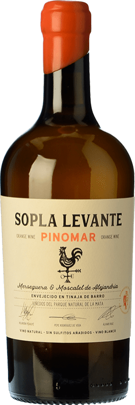 Envío gratis | Vino blanco El Monte Sopla Levante Pinomar España Moscatel de Alejandría, Merseguera 75 cl