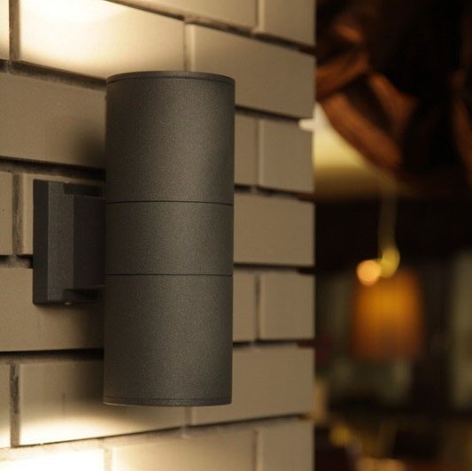22,95 € Free Shipping | Outdoor wall light Ø 9 cm. Double vertical lighting. Double sided Aluminum and glass. Black Color