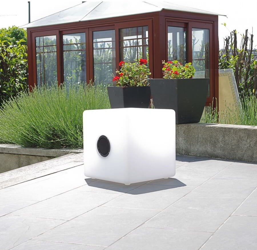 71,95 € Бесплатная доставка | Мебель с подсветкой LED RGBW 40×40 cm. Беспроводной светодиодный световой куб RGB. Дистанционное управление. Оратор. Беспроводная зарядка. 12 светодиодов Полиэтилен