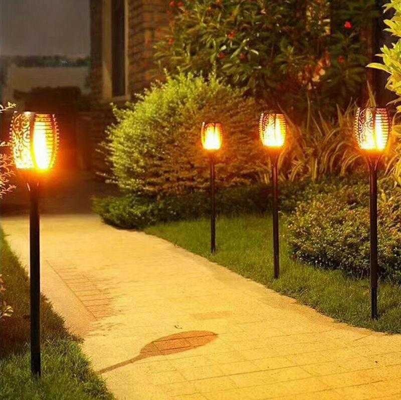 16,95 € Envío gratis | Baliza luminosa 2000K Luz muy cálida. Antorcha LED. Recarga solar. Detector crepuscular y sensor de iluminación. 96 LED Abs y policarbonato. Color negro