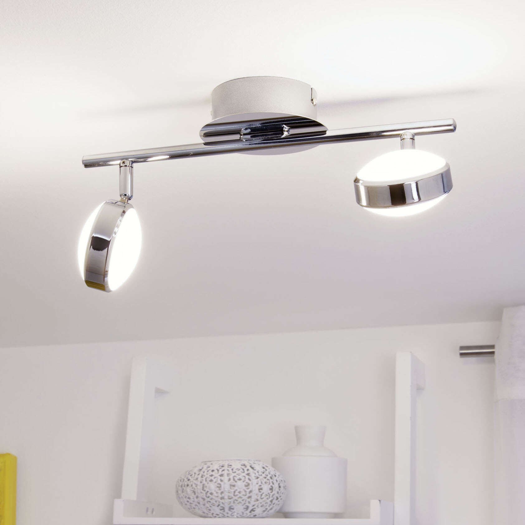 55,95 € Kostenloser Versand | Innenscheinwerfer Eglo Salto 11W 3000K Warmes Licht. 36×12 cm. Stahl und plastik. Überzogenes chrom, silber und satin Farbe