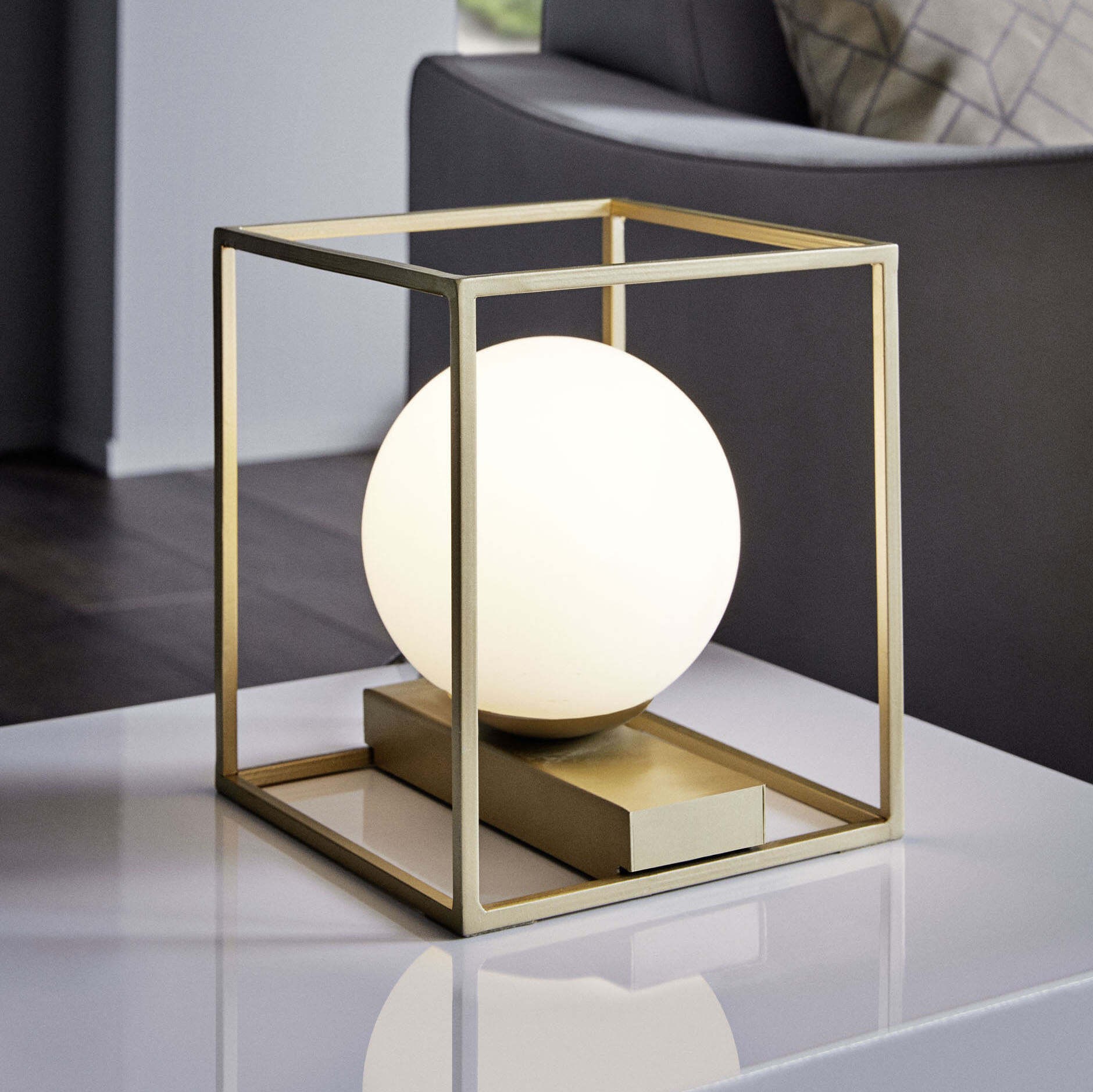 44,95 € Envio grátis | Lâmpada de mesa Eglo Vallaspra 40W 19×17 cm. Aço, vidro e vidro opalino. Cor branco e champanhe