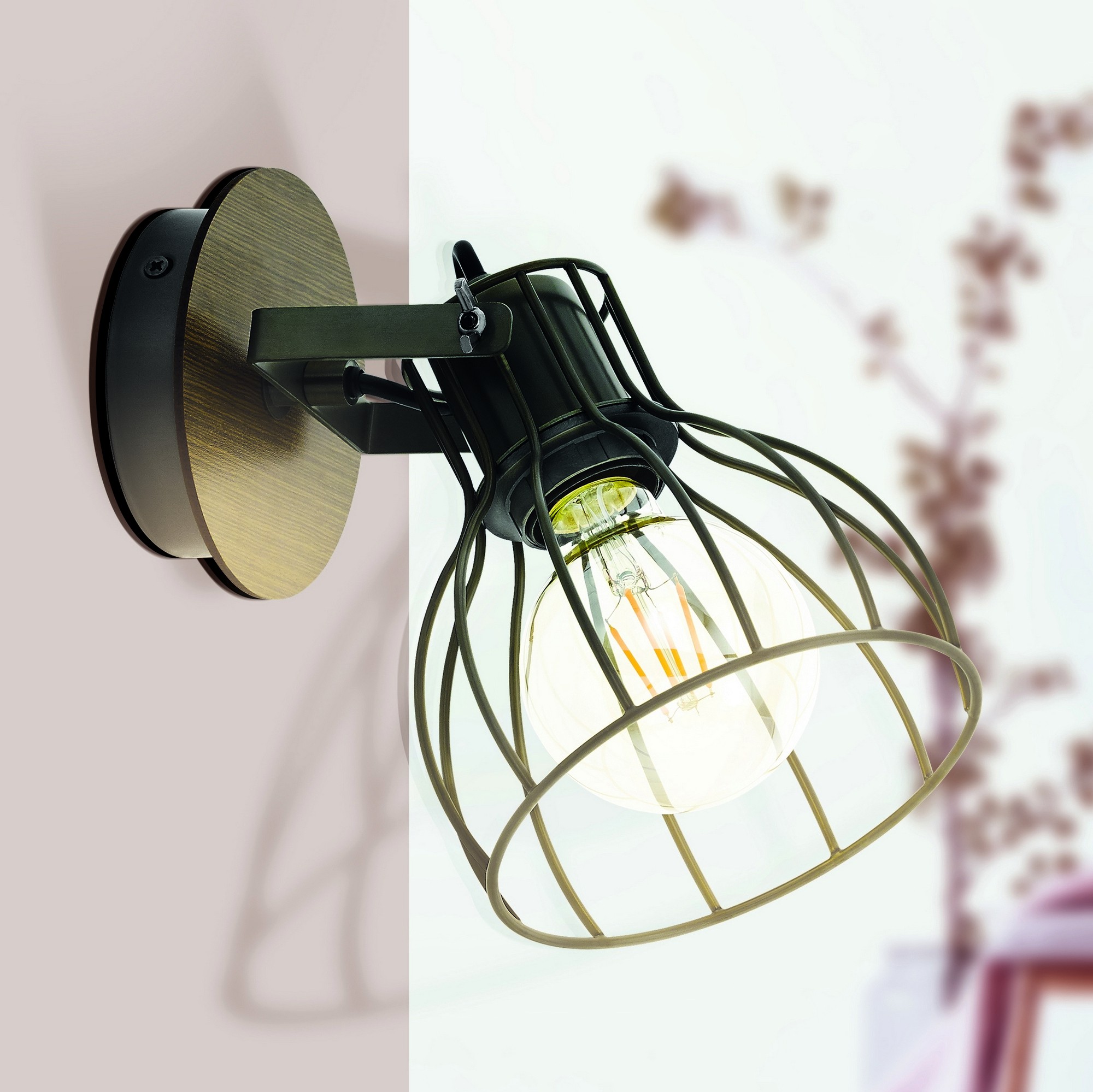 35,95 € Envio grátis | Luz de parede interna Eglo Sambatello 40W Ø 12 cm. Aço e madeira. Cor castanho e prata