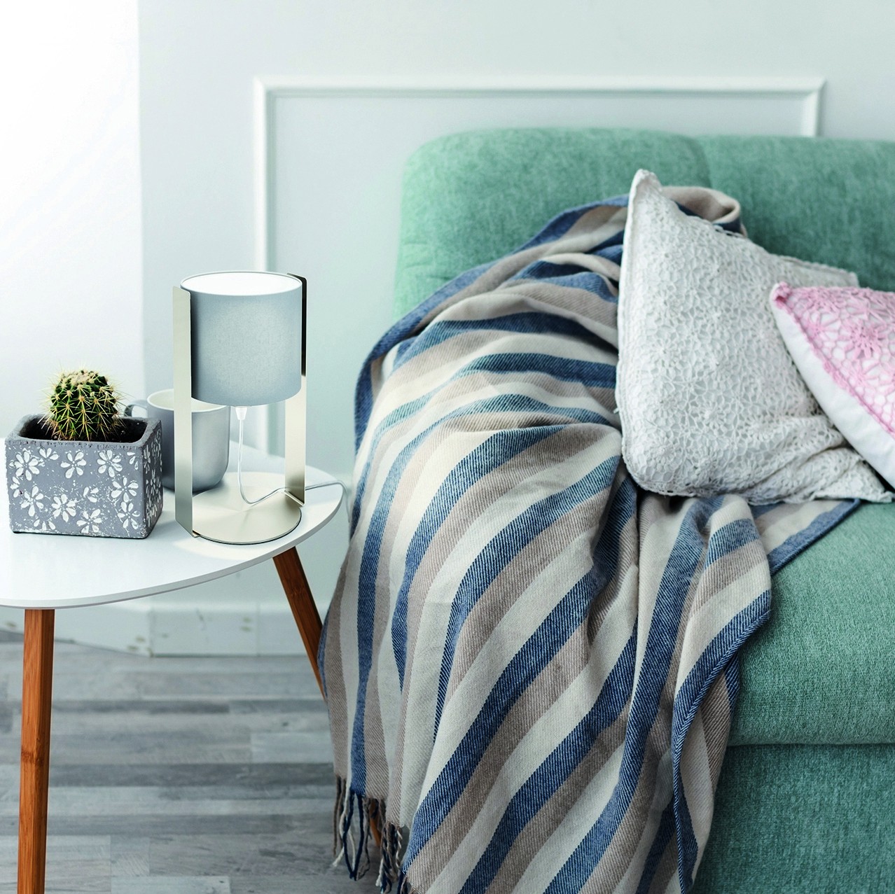44,95 € Envío gratis | Lámpara de sobremesa Eglo Siponto 60W 40×18 cm. Acero y textil. Color gris, níquel y níquel mate