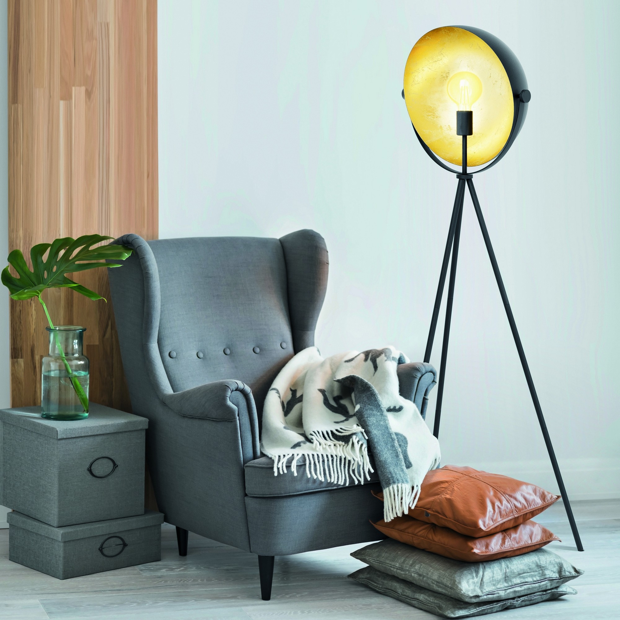 148,95 € Kostenloser Versand | Stehlampe Eglo Darnius 40W Ø 38 cm. Stahl. Golden und schwarz Farbe