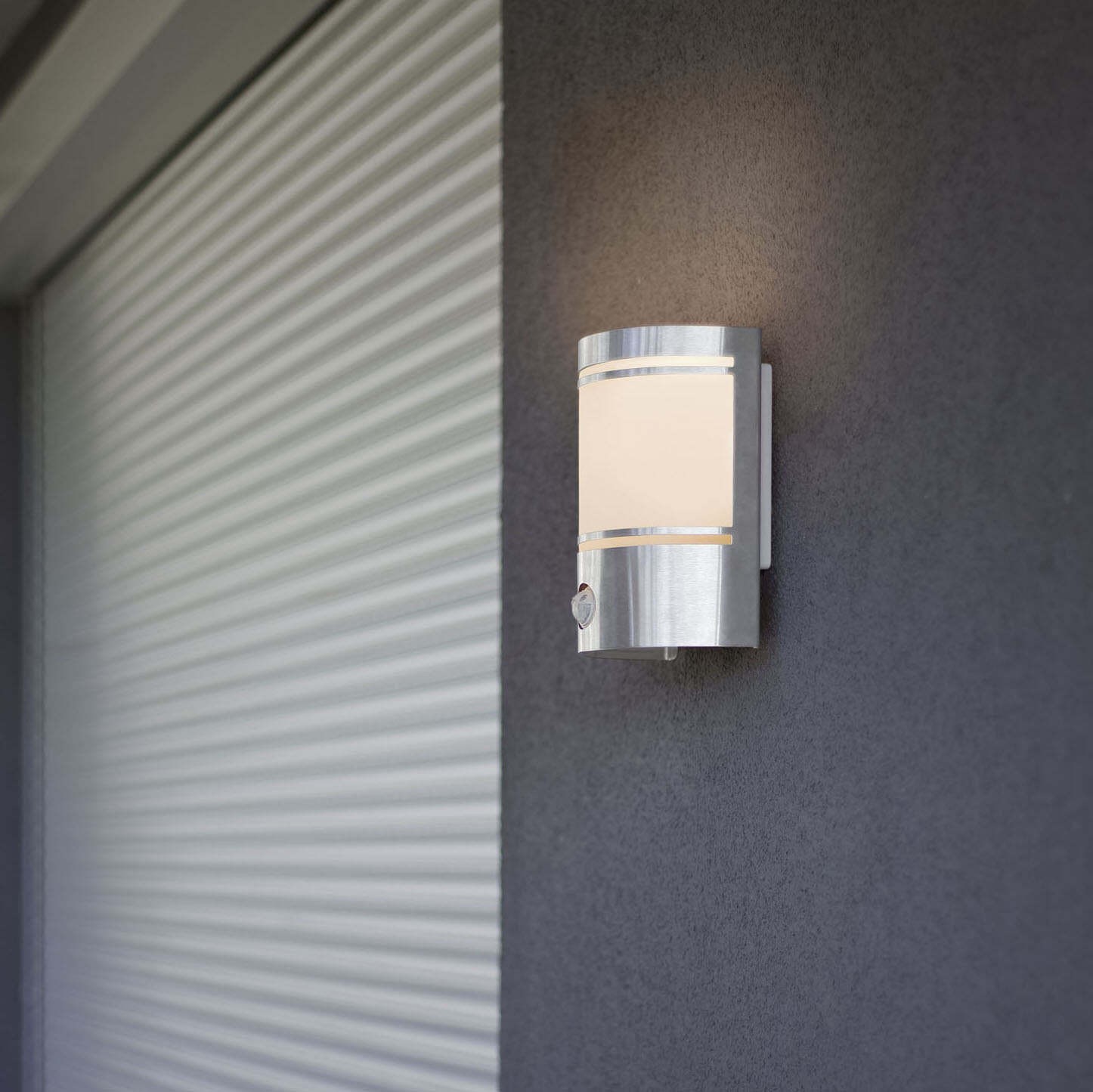 56,95 € Envio grátis | Aplique de parede ao ar livre Eglo Cerno 40W 19×14 cm. Aço, aço inoxidável e vidro. Cor aço inoxidável, branco e prata
