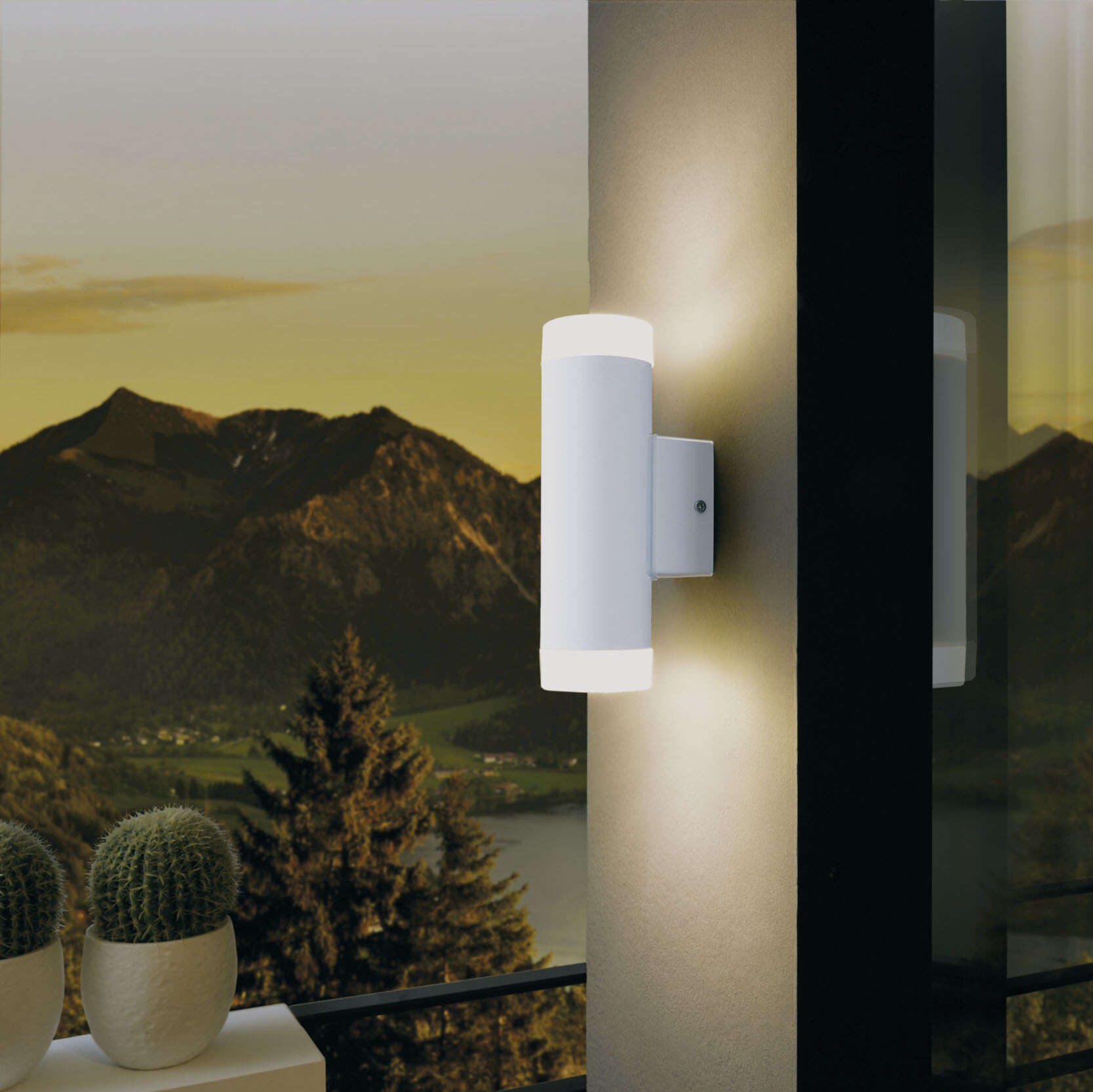 Applique murale d'extérieur Eglo Riga LED 10W 21×7 cm. Acier, acier galvanisé et plastique. Couleur blanc et satin