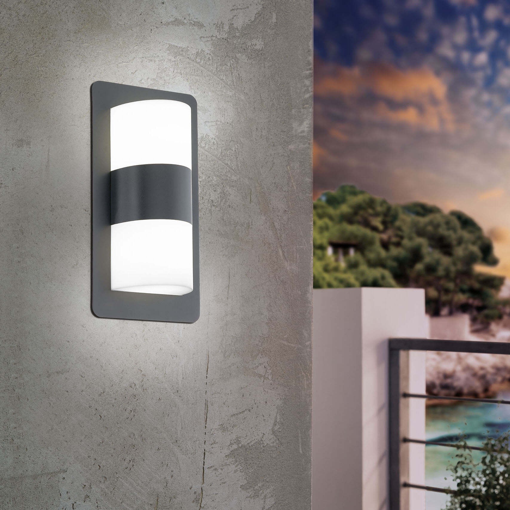 43,95 € Envoi gratuit | Applique murale d'extérieur Eglo Cistierna 20W 35×18 cm. Acier, acier galvanisé et plastique. Couleur anthracite, blanc et noir