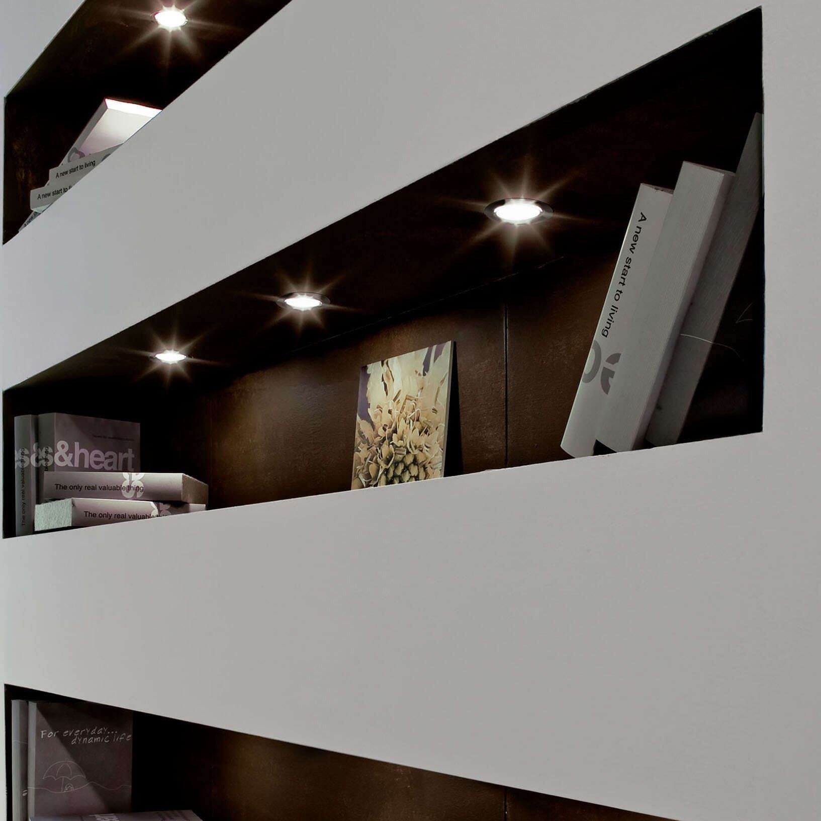 34,95 € Spedizione Gratuita | Illuminazione da incasso Eglo Pineda 12W 3000K Luce calda. Ø 10 cm. Plastica. Colore nichel e nichel opaco