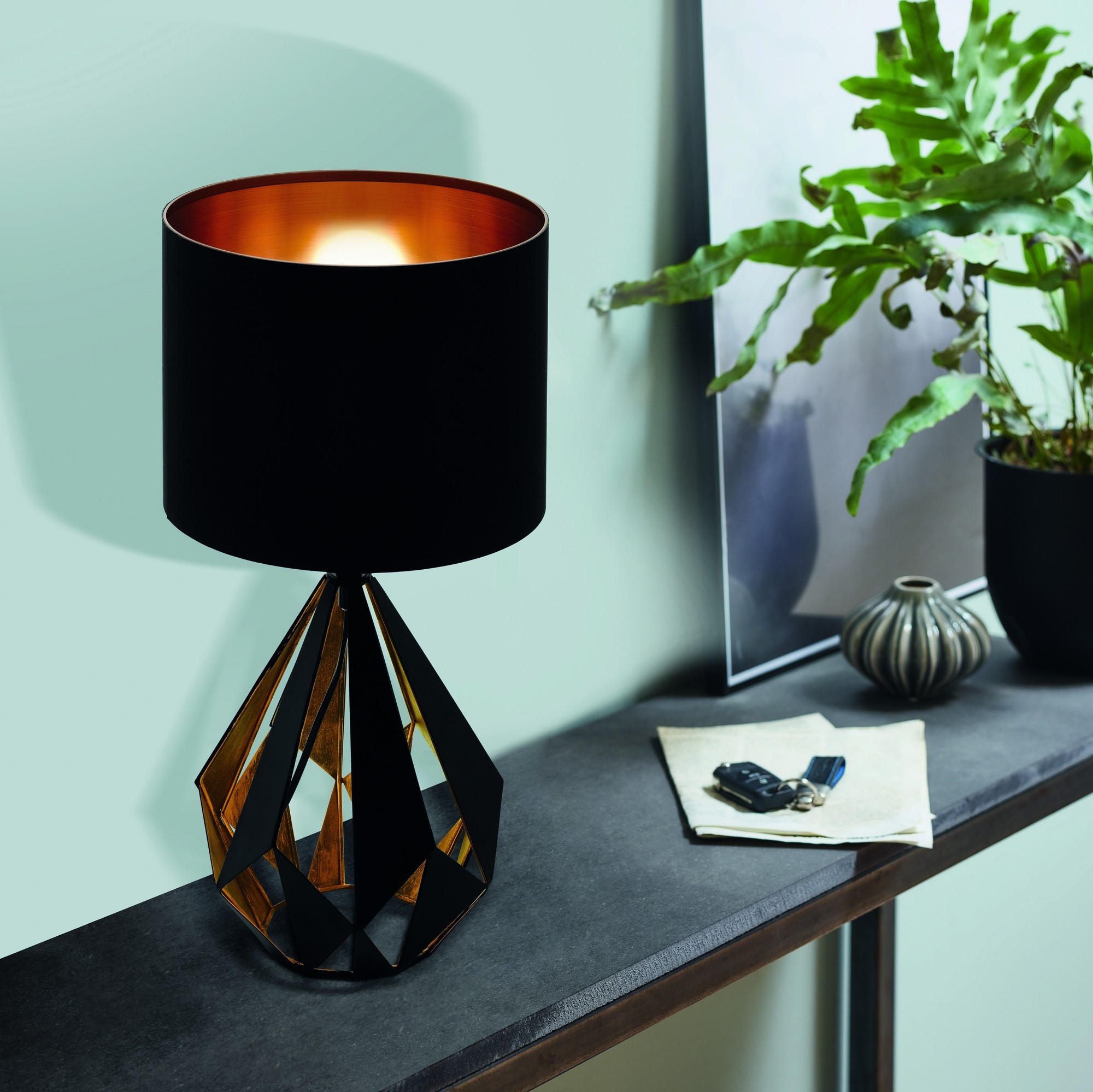 84,95 € Envio grátis | Lâmpada de mesa Eglo Carlton 5 60W Ø 25 cm. Aço e têxtil. Cor cobre, dourado e preto