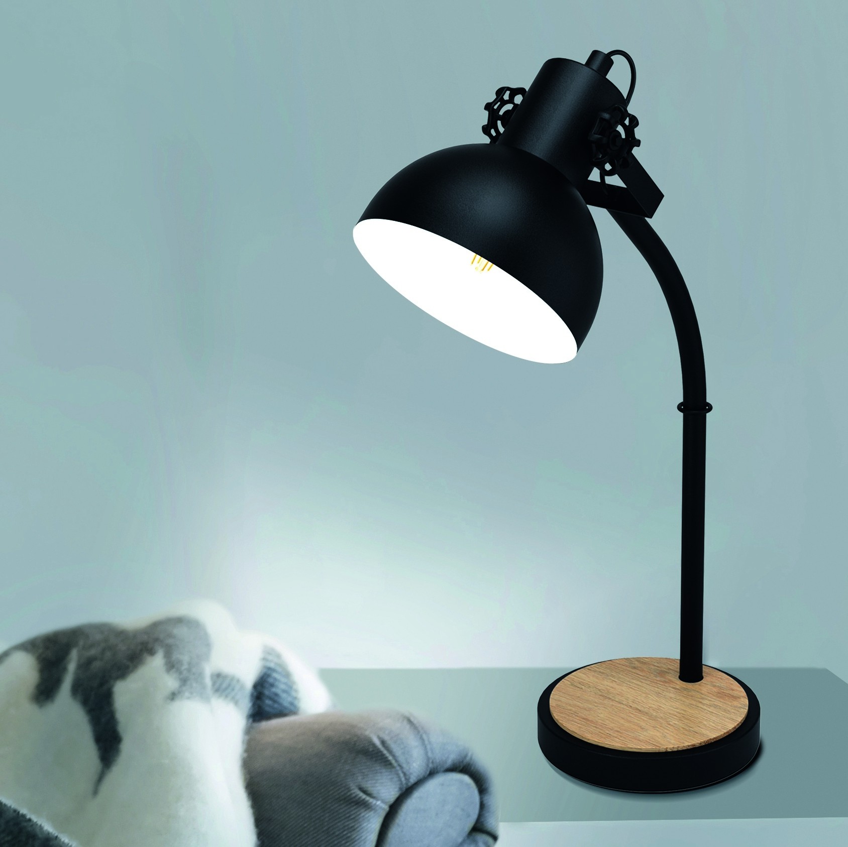86,95 € Spedizione Gratuita | Lampada da scrivania Eglo Lubenham 28W 57 cm. Acciaio e legna. Colore marrone e nero
