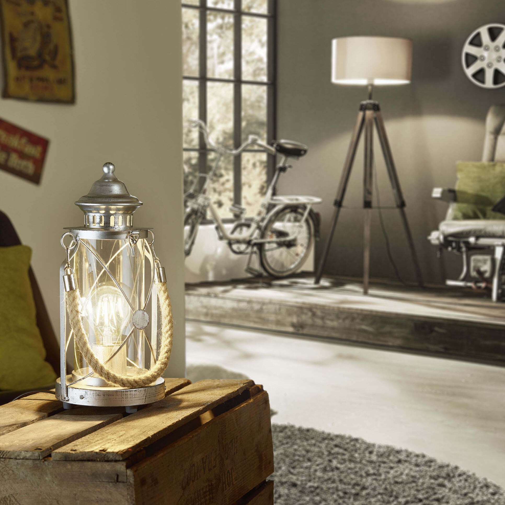 54,95 € Kostenloser Versand | Tischlampe Eglo Bradford 60W Ø 14 cm. Stahl und glas. Silber und antikes silber Farbe