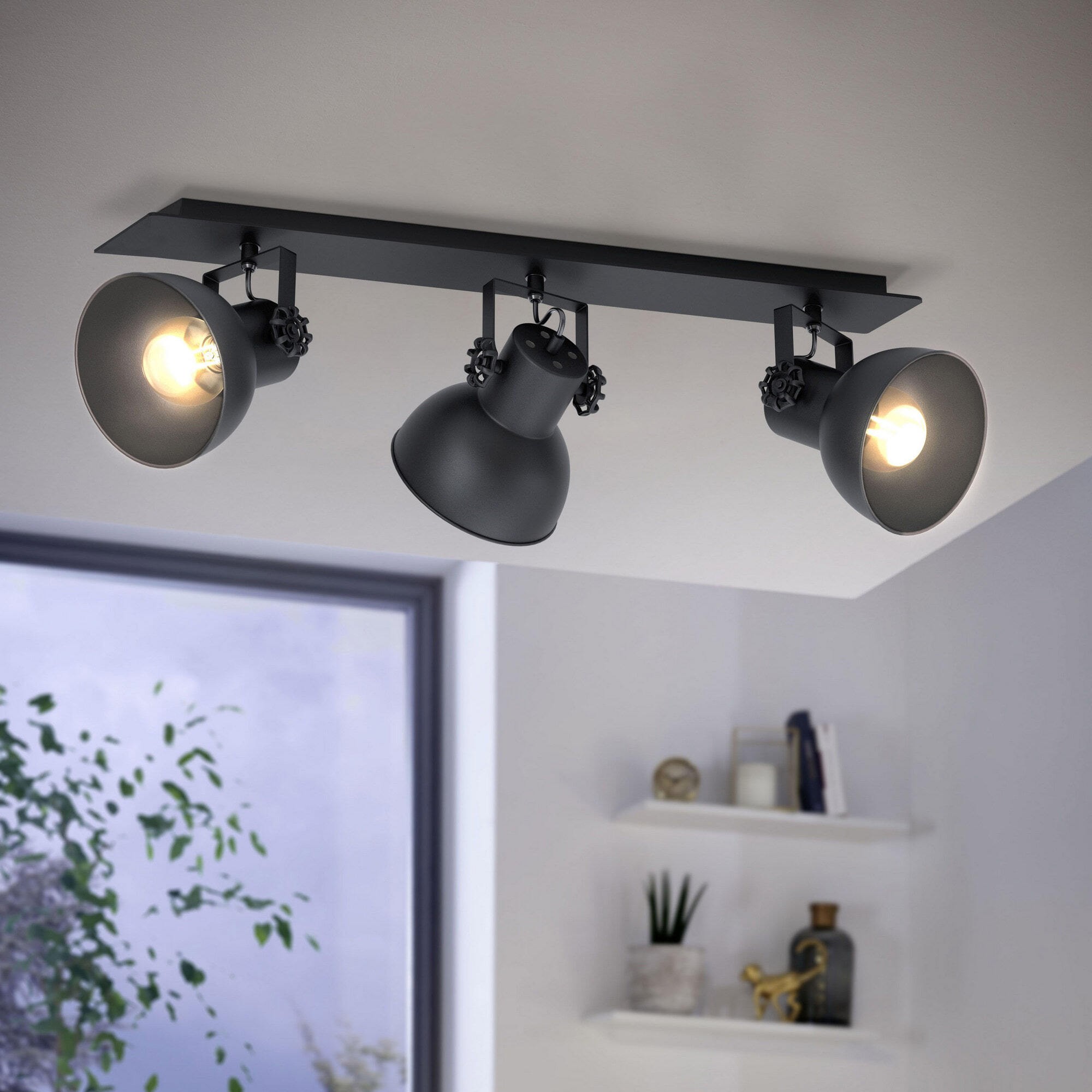 144,95 € Envío gratis | Foco para interior Eglo Barnstaple 1 75×9 cm. Acero y madera. Color negro