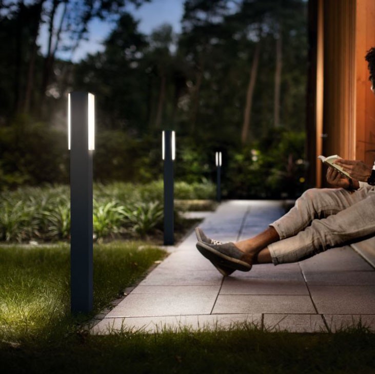 116,95 € Envio grátis | Farol luminoso Philips Stratosphere 9W 4000K Luz neutra. 77×8 cm. Cor antracite