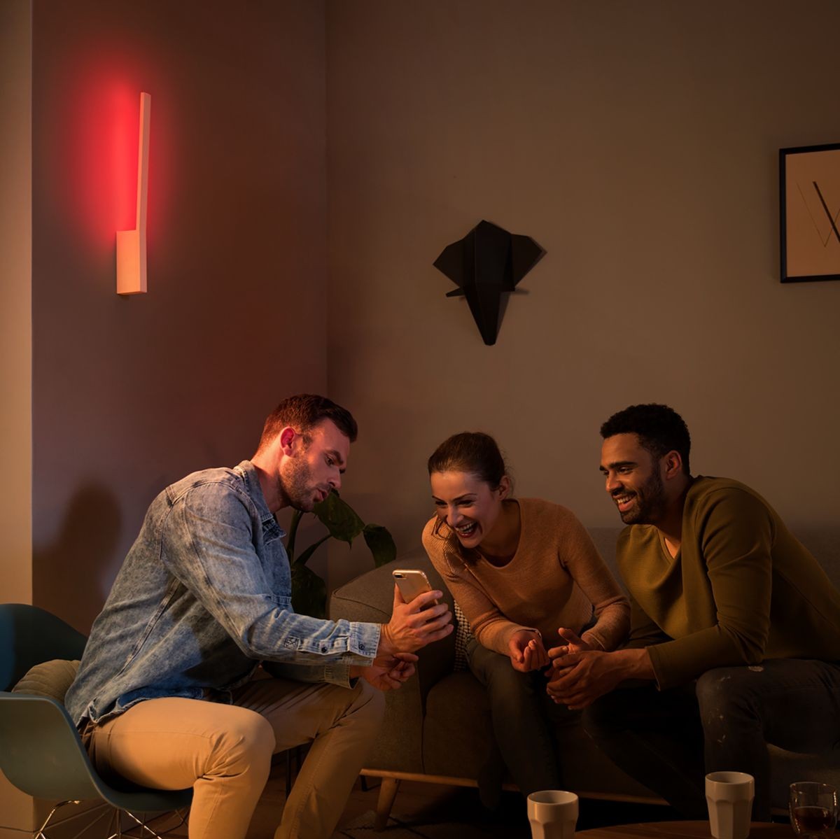 137,95 € Envio grátis | Luz de parede interna Philips Liane 12W 56×11 cm. Aplicar mural. Controle de Bluetooth com aplicativo ou voz. LED integrado